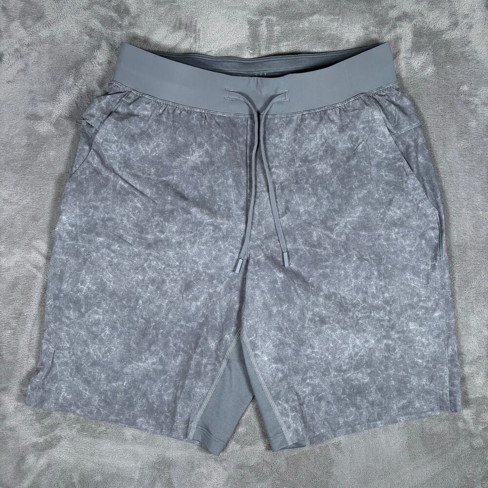 Men’s Lululemon T.H.E. Short 9” Linerless Gray Print Size M
